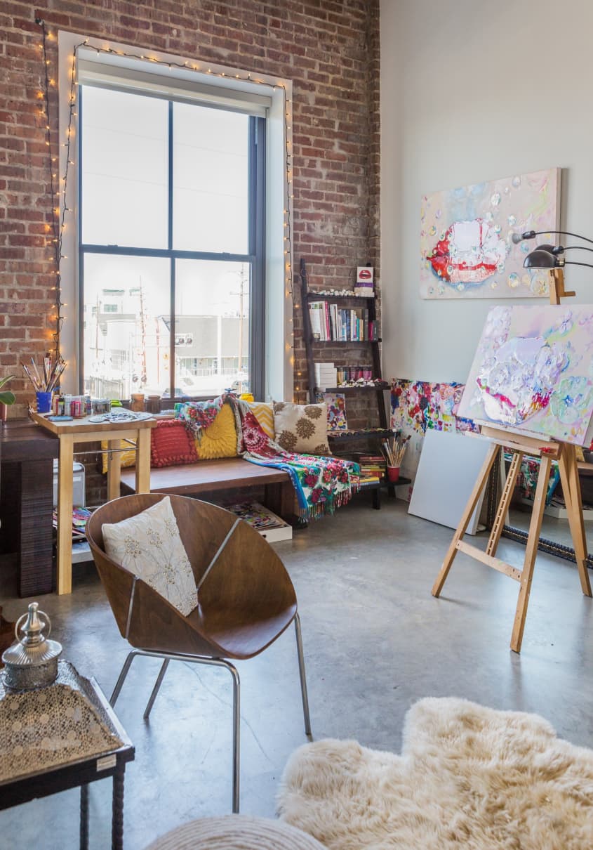 House Tour A Colorful, ArtFilled New Orleans Studio Apartment Therapy